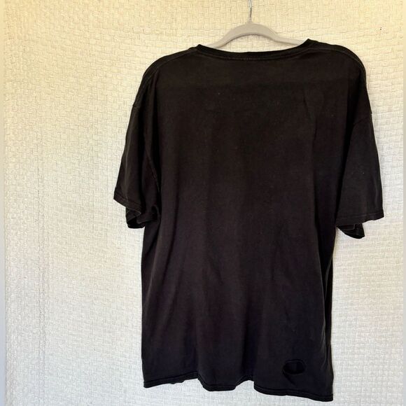 T Shirt (read description)✨ - Picture 4 of 6